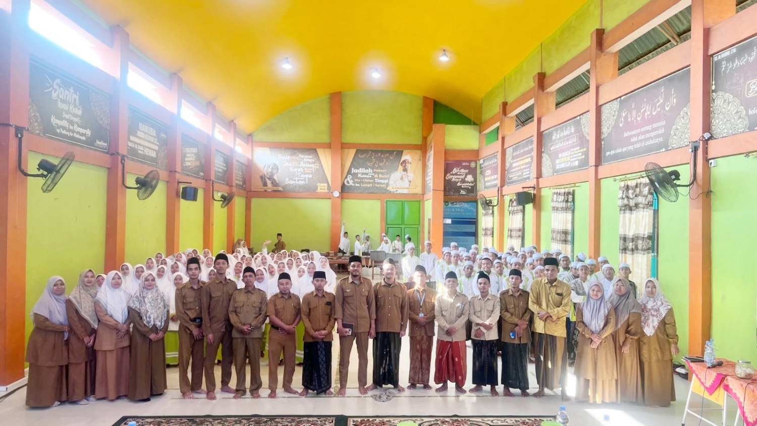 Tasyakuran Penutupan Ujian Akhir Kelas XII, Lulusan Diingatkan Jaga Amalan Pondok dan Nama Baik Almamater