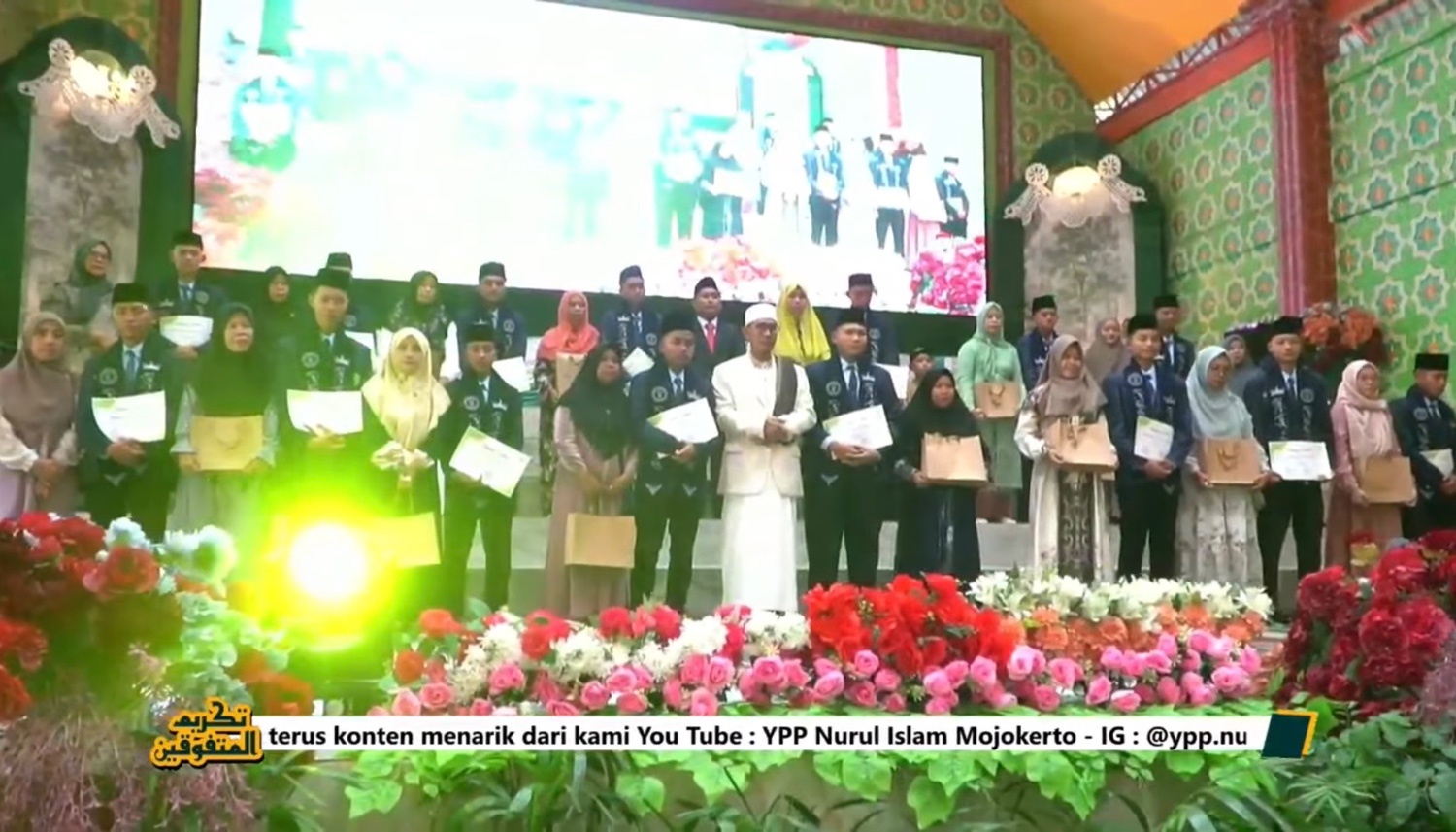 Takrimul Mutafawwiqin XI Sesi II, PP Nurul Islam Apresiasi 986 Santri Berprestasi dan Kukuhkan 30 Hafiz Al-Qur'an
